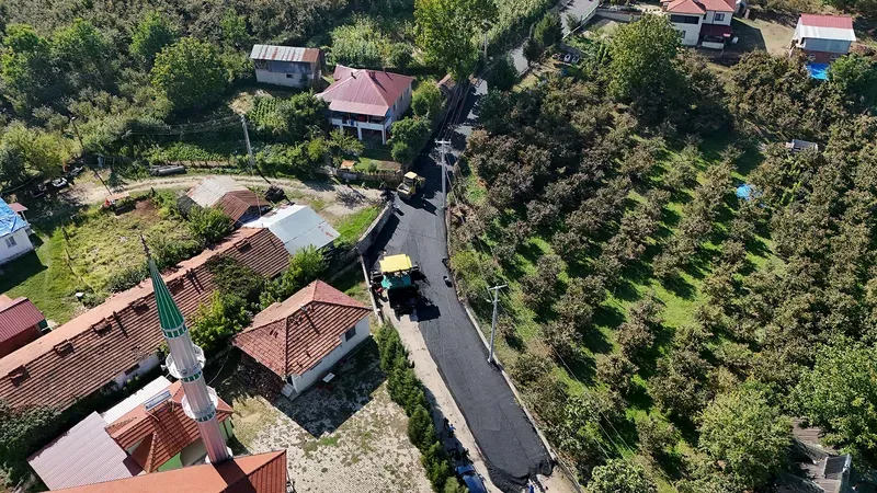 Akyazı Kırsalında Yollar Büyükşehirle Yenileniyor
