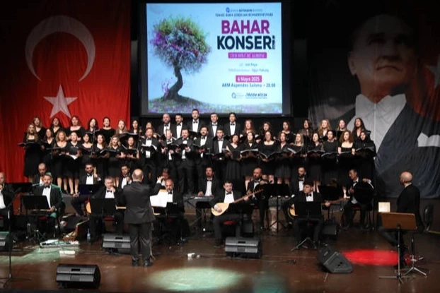 Antalya Büyükşehir THM korosundan bahar konseri