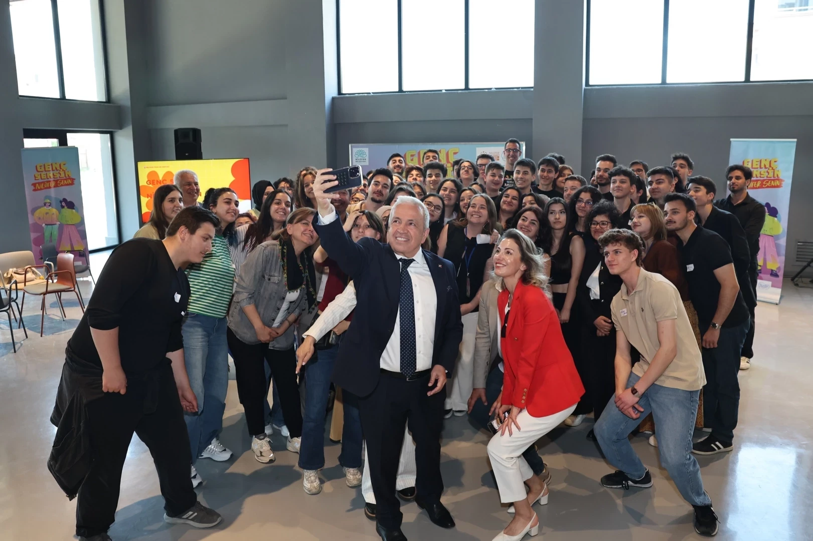 Başkan Özdemir Nilüferli gençlerle buluştu