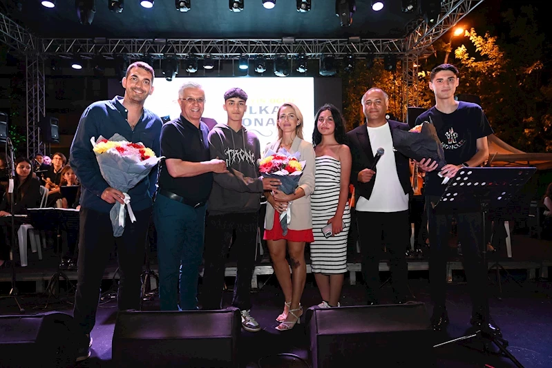 Dev orkestradan muhteşem konser