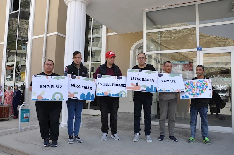 Lütfi Elvan Kent Meydanı