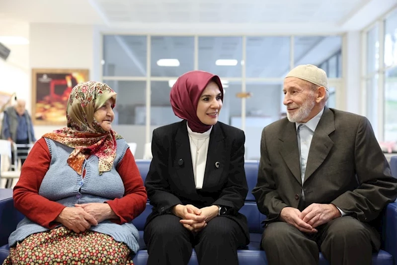 Yaşlı ve engelli aylıkları hak sahiplerinin hesaplarına artışlı şekilde yatırılmaya başlandı