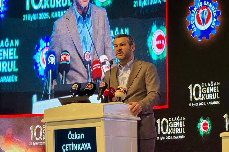 Başkan Çetinkaya, Özçelik-İş Sendikası Karabük Şubesi’nin 10. Olağan Genel Kurulu’na Katıldı