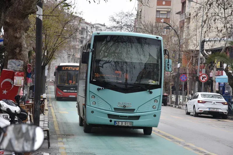 Manisa Büyükşehir’den Öğrenciler İçin Yeni Otobüs Düzenlemesi