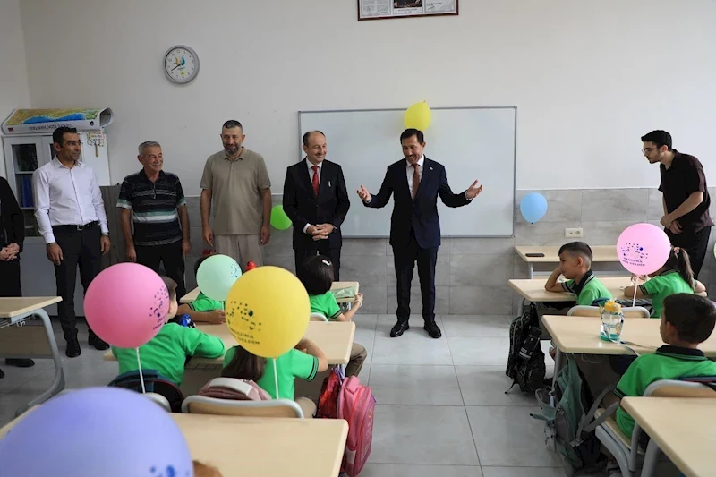 BAŞKAN KILCA  YENİ DÖNEMİN İLK GÜNÜNDE ÖĞRENCİLERİN HEYECANINA ORTAK OLDU